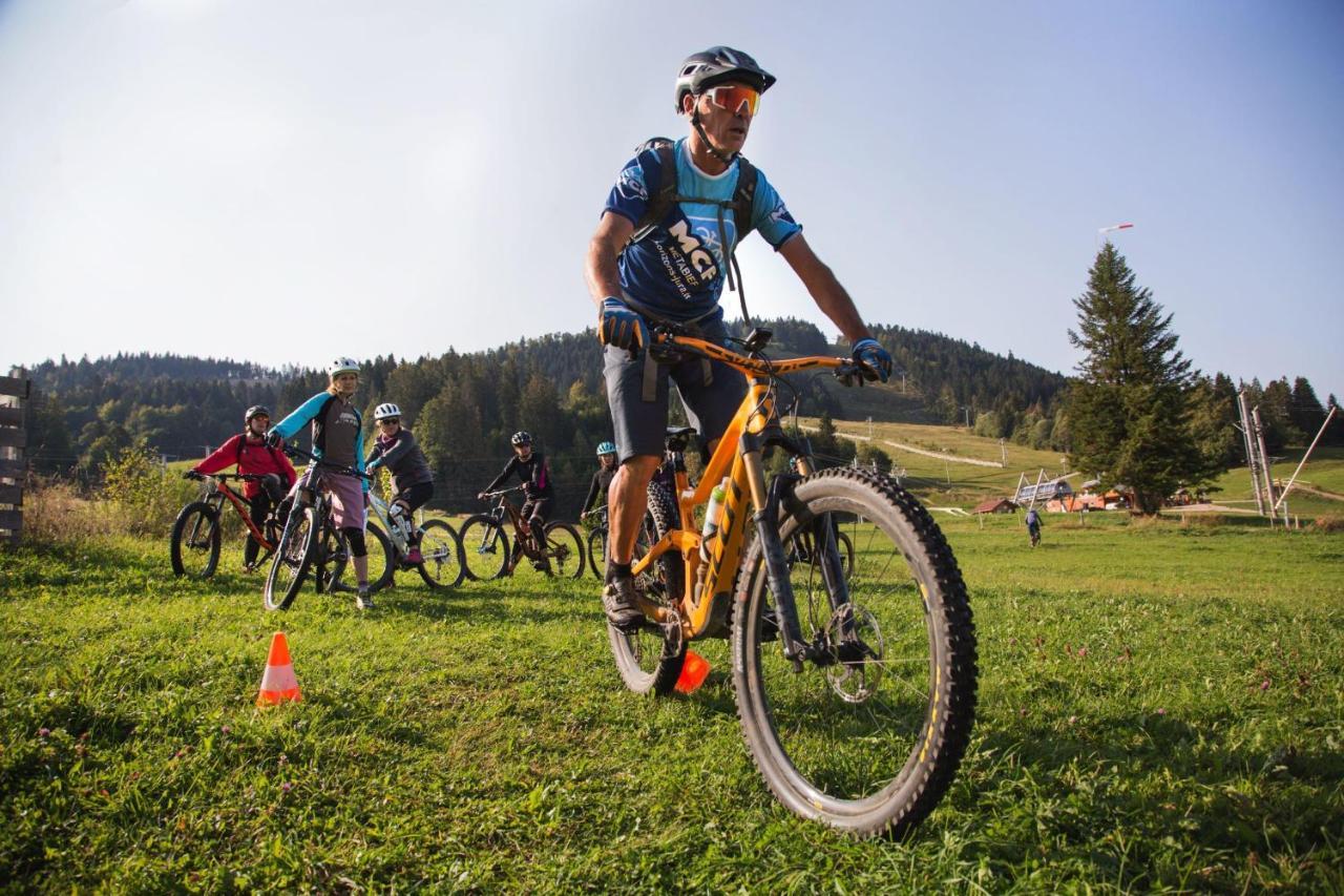 Place Royale Pour 10 A 12 Personnes A 30 Met Des Pistes De Ski Et Vtt Métabief Exteriör bild