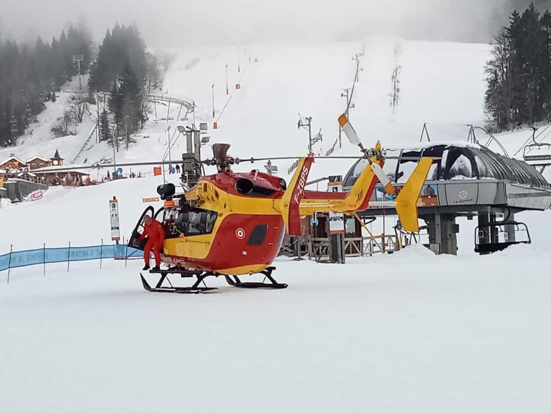 Place Royale Pour 10 A 12 Personnes A 30 Met Des Pistes De Ski Et Vtt Métabief Exteriör bild